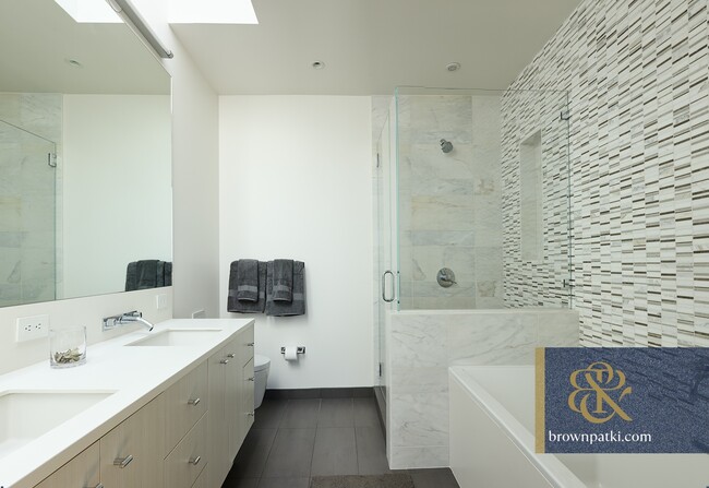 Building Photo - 335 Pennsylvania Ave