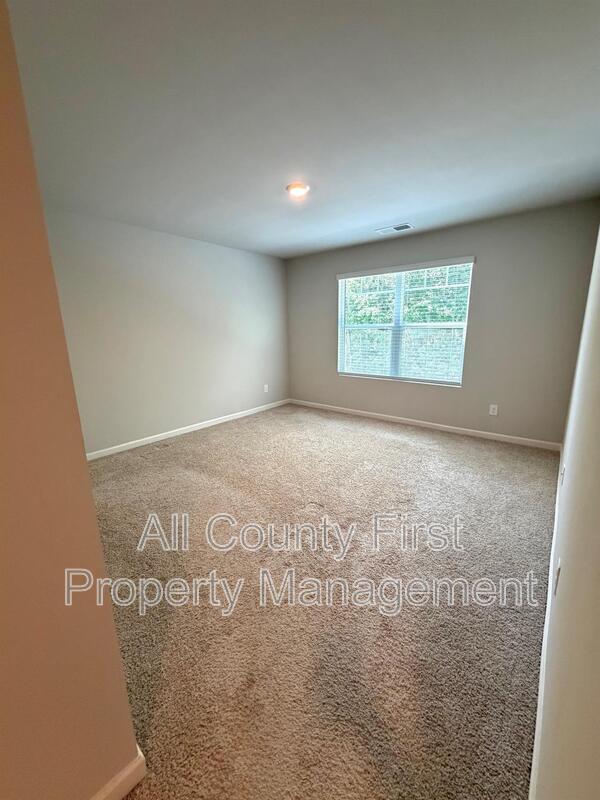 Building Photo - 1336 Rogers Landing