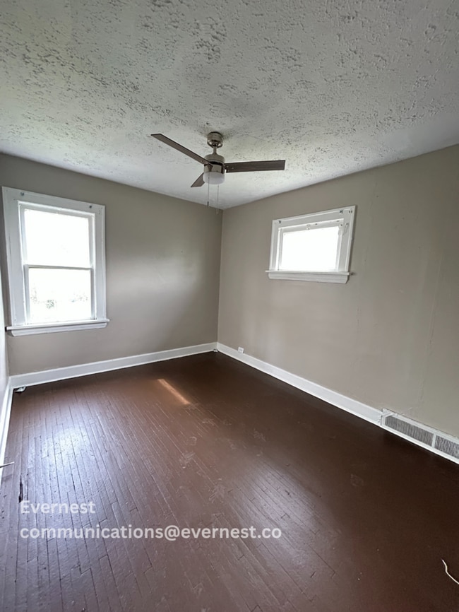 Building Photo - 12013 Parkhill Ave