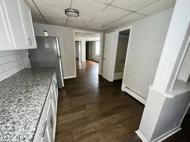 Building Photo - 420 N High St