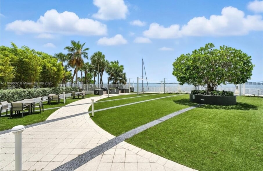 Lounge Area with patio furniture - 200 SE 15th Rd