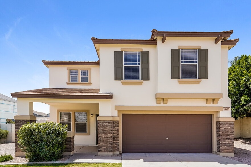 Primary Photo - 2838 S Benton Cir