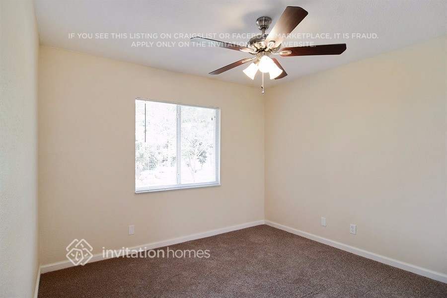 Building Photo - 1070 SW Aurelia Ave