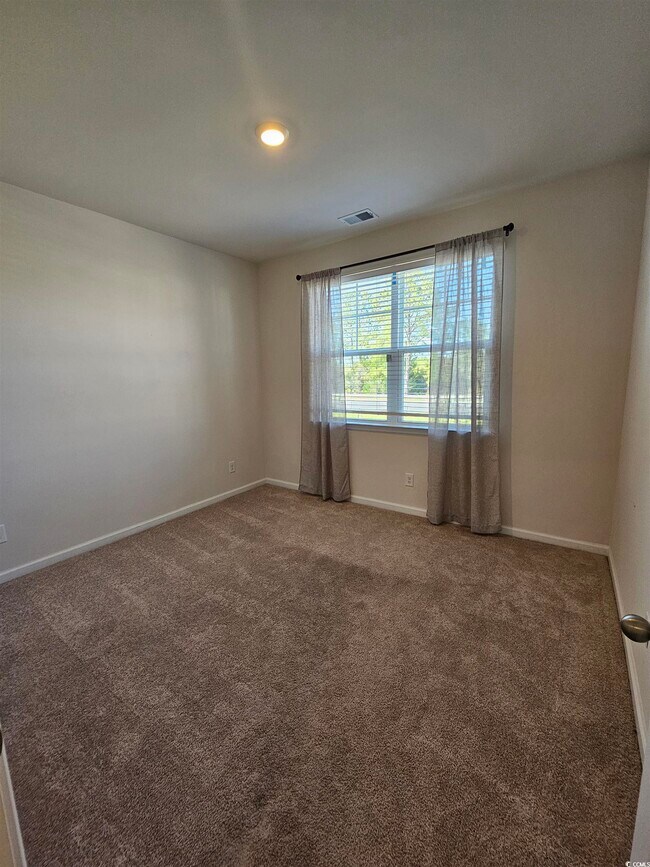 Building Photo - 3193 Bells Lk Cir