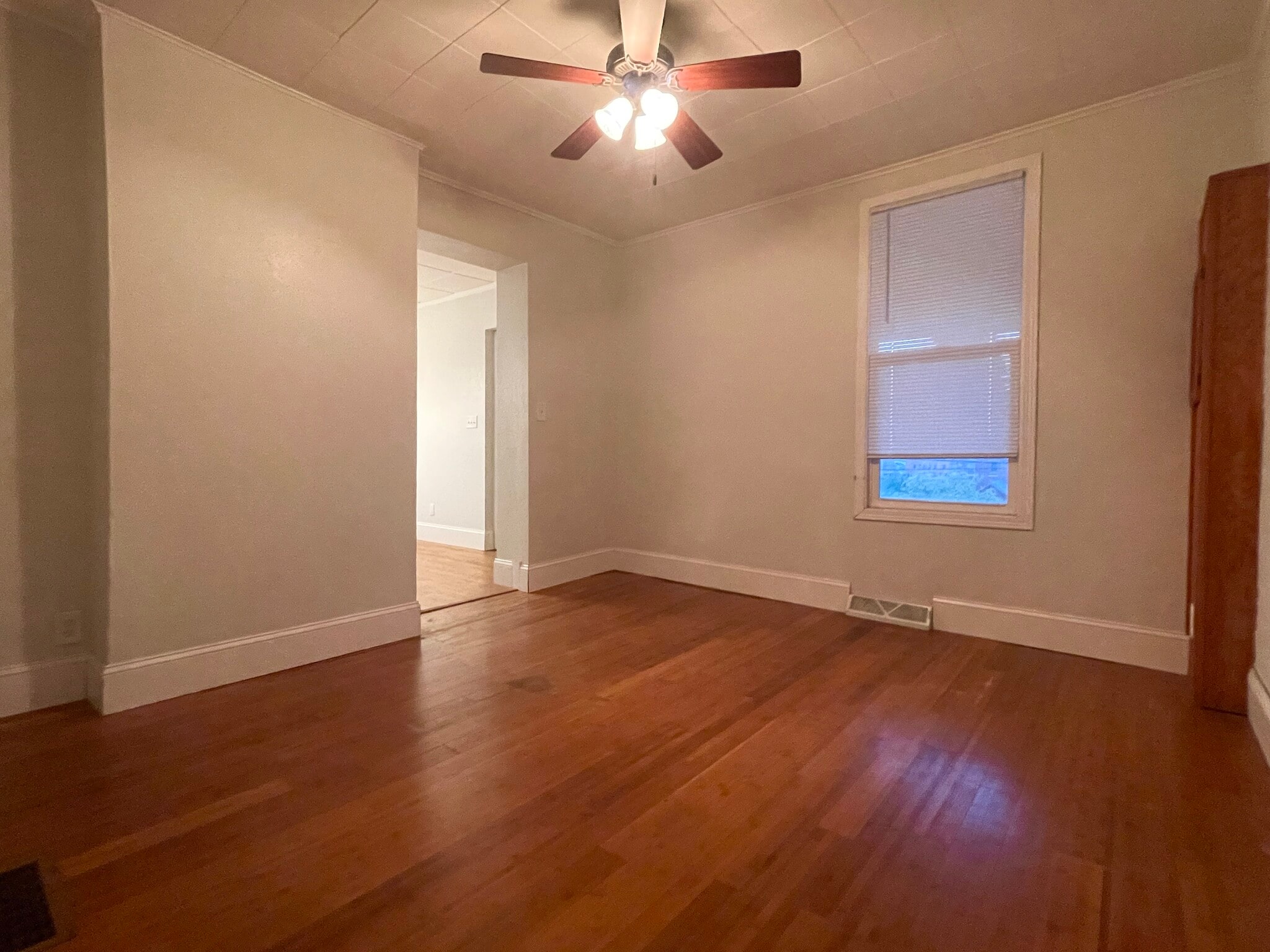 Living room - 221 Saint Marys St