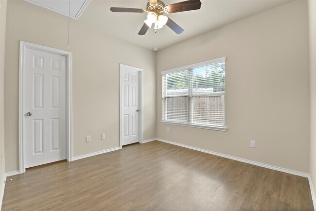 Building Photo - 9650 Warm Spring