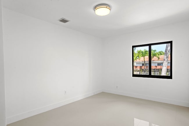 Building Photo - 1687 SW 11th St