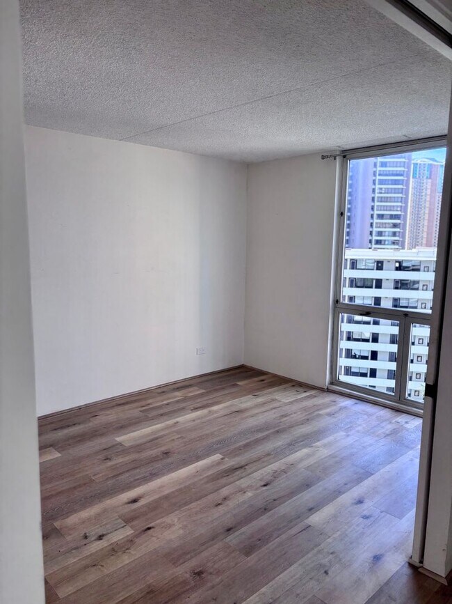 Building Photo - For Rent | A 3 Bedroom, 3 Bathroom, with 1 Assigned Parking Stall at Waipuna