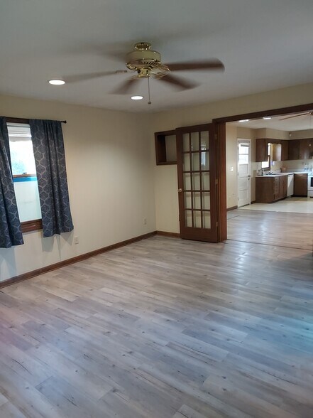 Building Photo - 6817 Holly Lake Dr