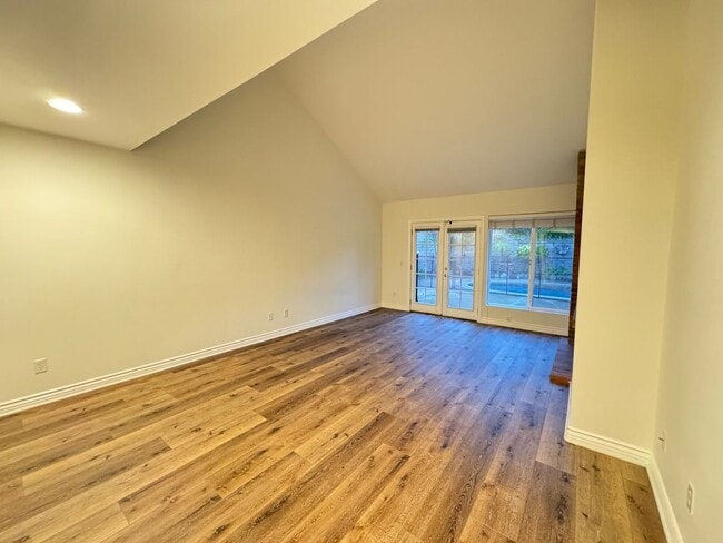 Building Photo - Stunning 5Bd/3.5Ba Home in Laguna Hills with a Pool and Elevator!