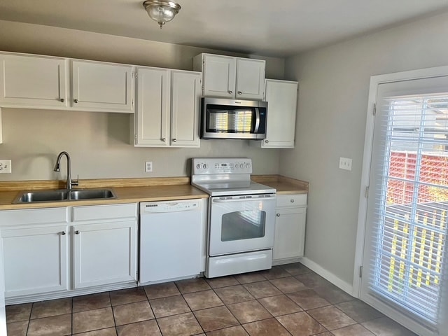Building Photo - Pheasant Glen Town House #32