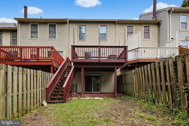 Building Photo - 8867 Willowwood Way