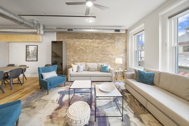 Building Photo - 122 W Elder St