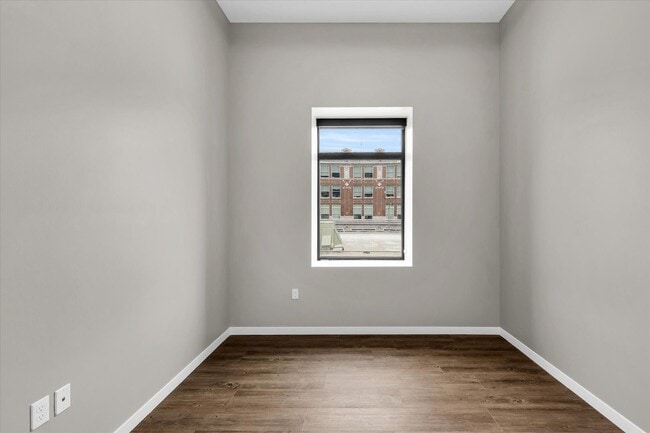 Building Photo - LUXURY 1 BED APT IN DOWNTOWN CHAMPAIGN- AVAILABLE 9/15/2026