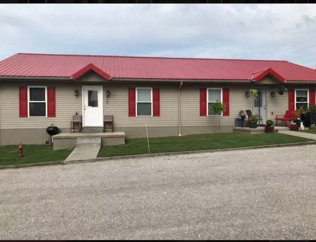 Primary Photo - 1108 Red Roof Dr