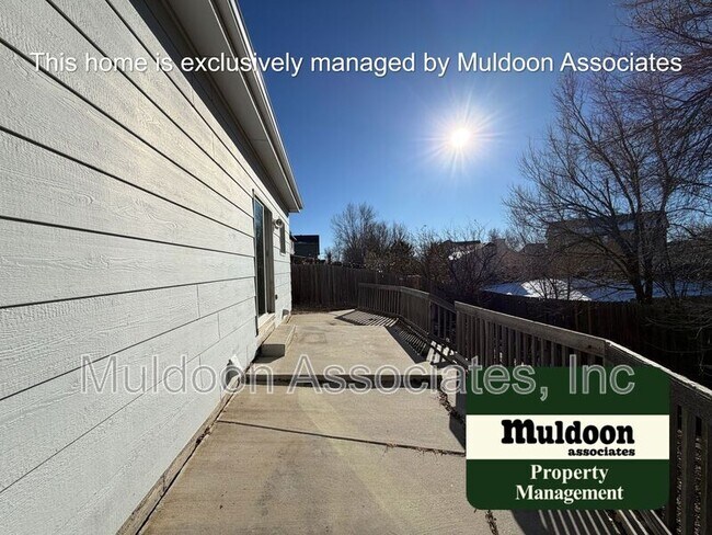 Building Photo - 821 Legend Oak Dr