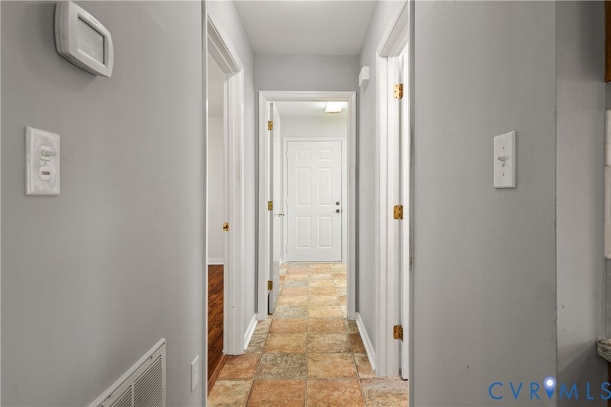 Building Photo - 7156 Birchwood Cir