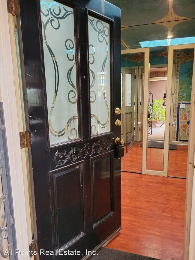 Building Photo - 2 br, 2.5 bath House - 4740 ARIZONA STREET #3