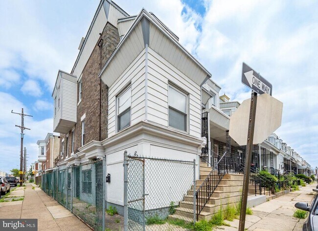 Building Photo - 5763 Pemberton St