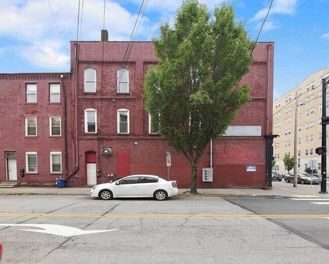 Building Photo - 2134 E Carson St