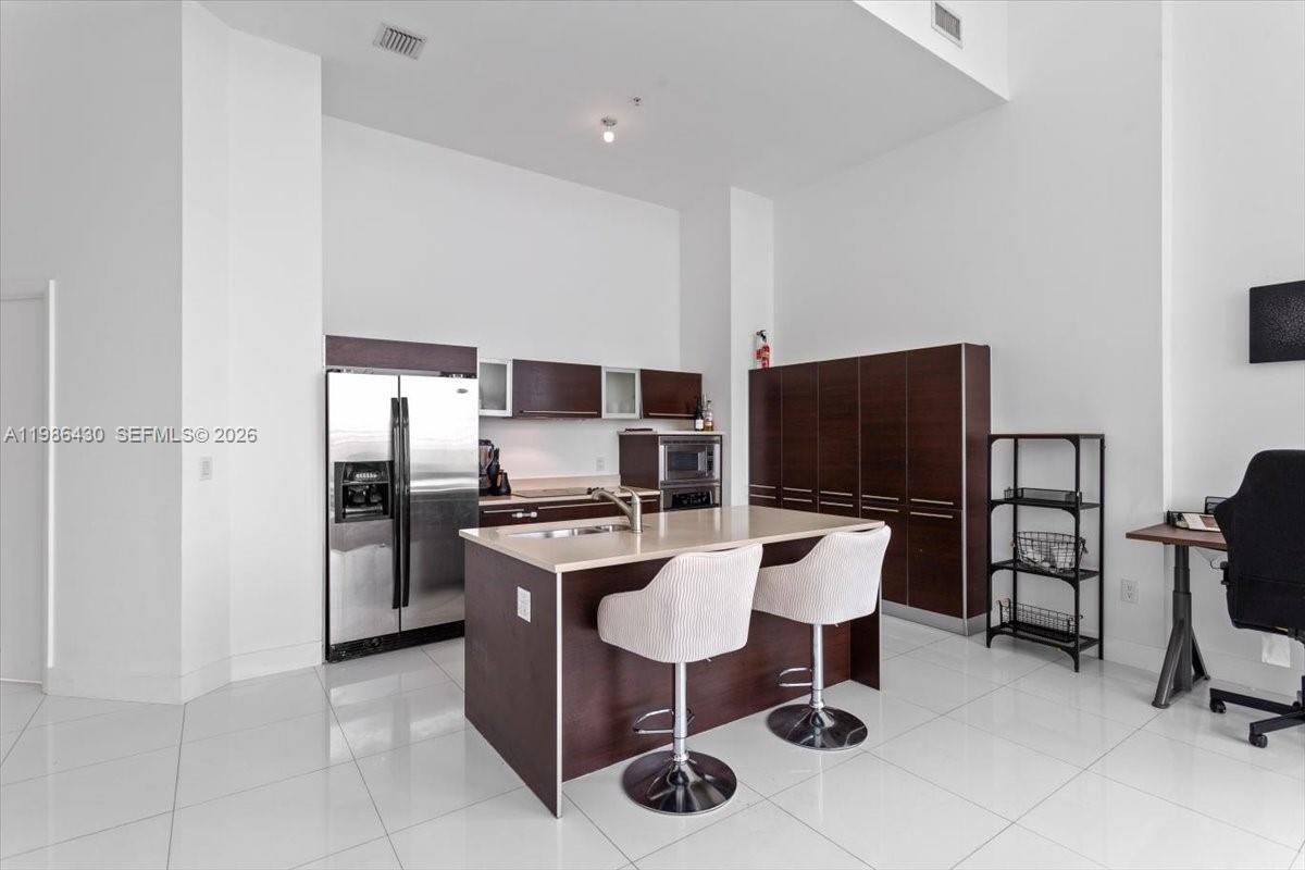 Building Photo - 1900 N Bayshore Dr