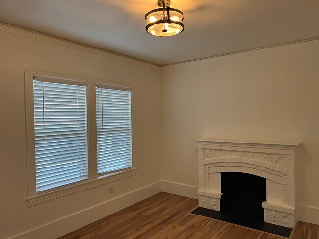 Building Photo - 708 N L St