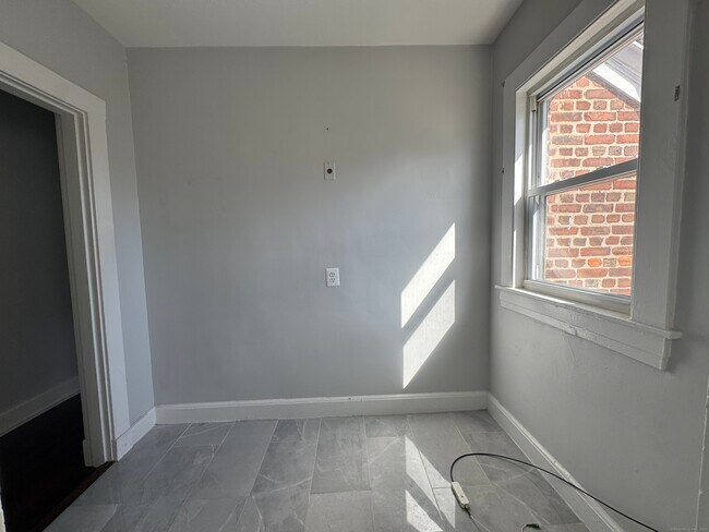 Building Photo - 677 Boston Ave