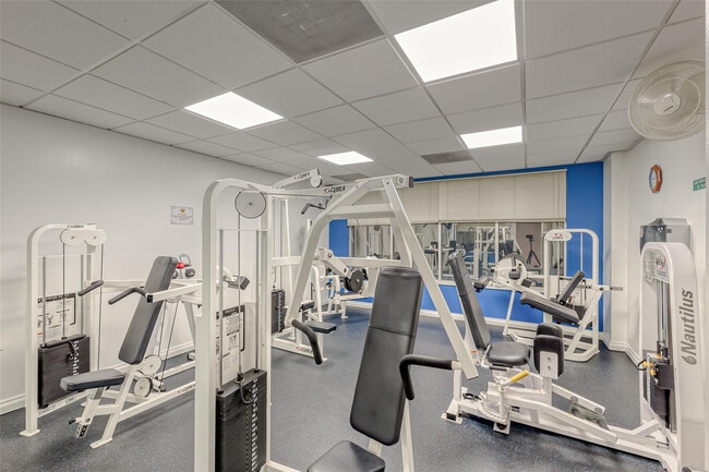 Building Photo - 3900 Galt Ocean Dr