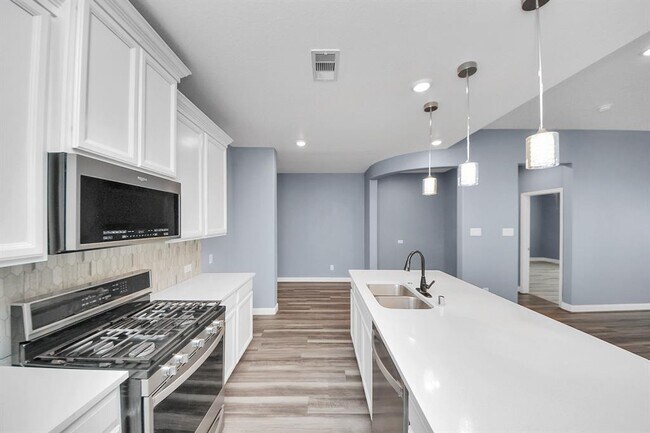 Building Photo - 931 Barstow Dr