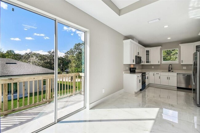 Building Photo - 145 N Orange Ave