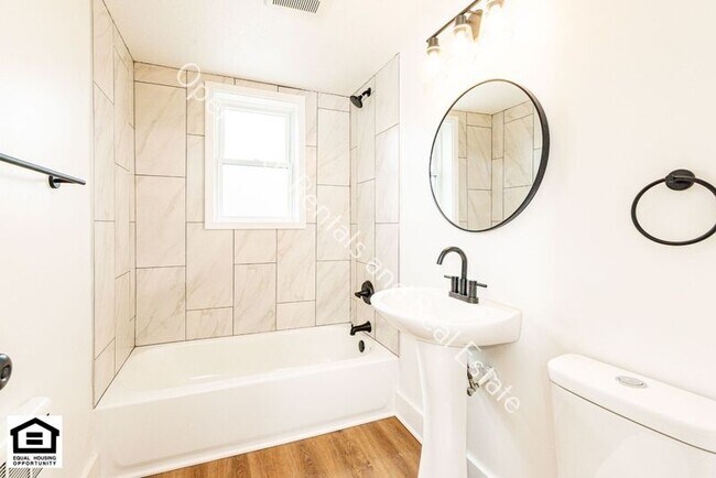 Building Photo - 1823 Griswold Dr