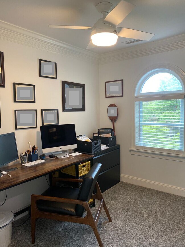 Building Photo - JUST REDUCED!!!!!! Beautiful Executive Sty...