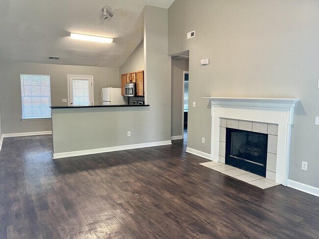 Building Photo - 325 Kingville Dr