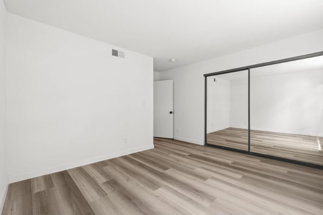 Building Photo - 5240 Whitsett Ave