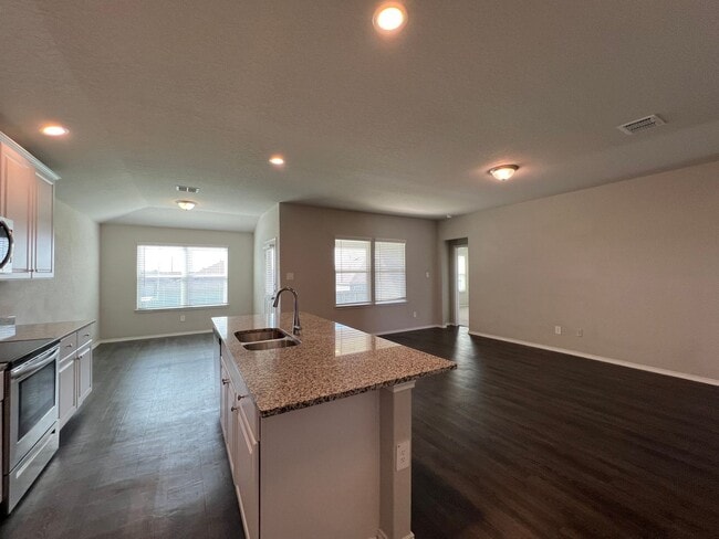Building Photo - Wonderul 4/2 Single Story in White Wing, NBTX