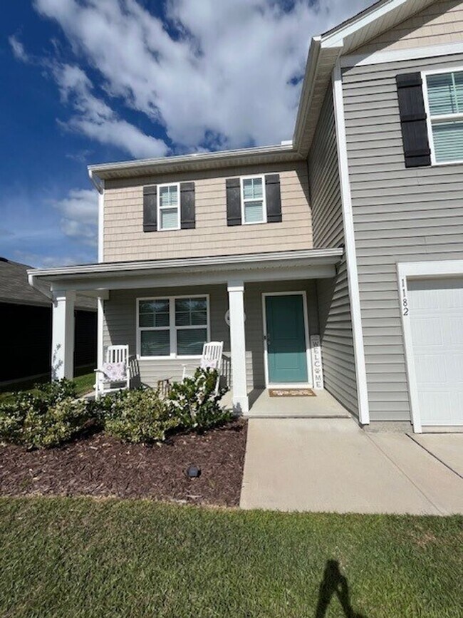 Building Photo - Discover this spacious 4-bedroom, 2.5-bath home in Winnabow, NC