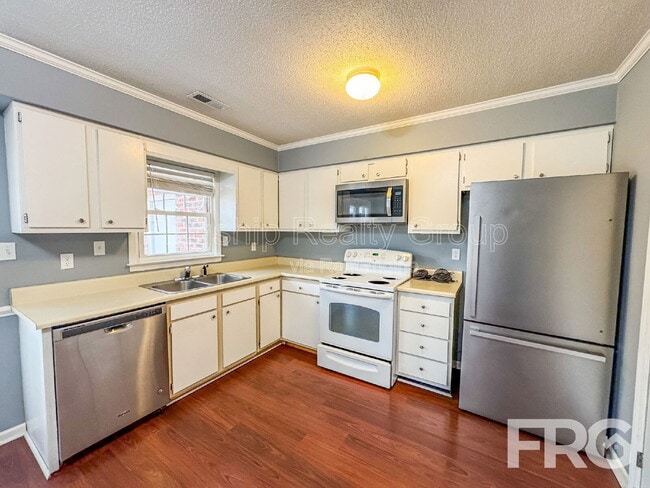 Building Photo - 102 David Dr