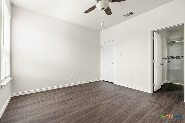 Building Photo - 5121 Rose Petal Ct
