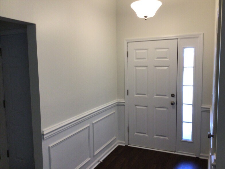 Building Photo - 126 Aquinnah Dr