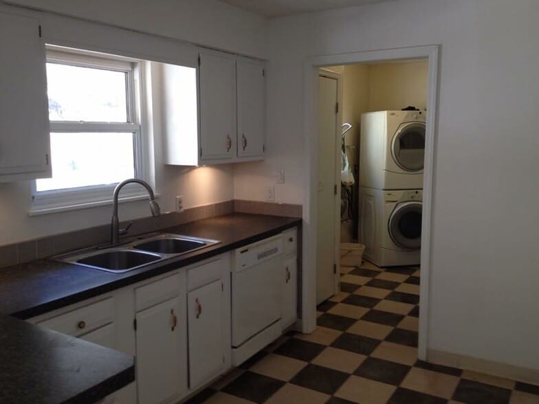 Building Photo - 4012 Woodward Drive