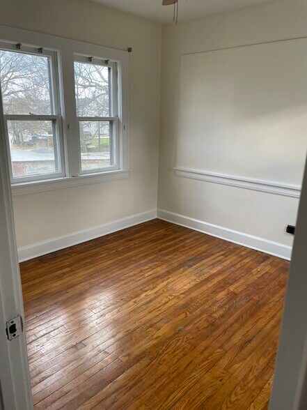 Room 3 - 1331 Nelson St