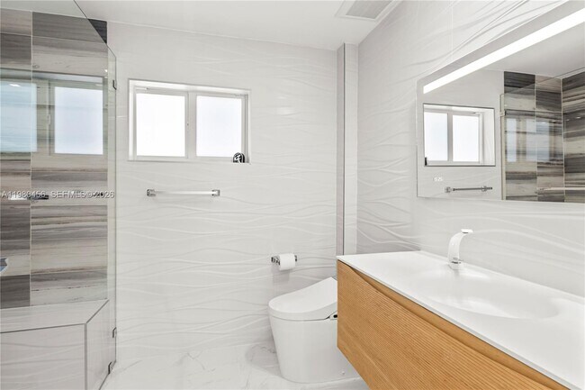 Building Photo - 12401 SW 72nd Ave