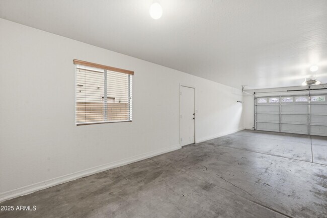 Building Photo - 3032 E Denim Trail