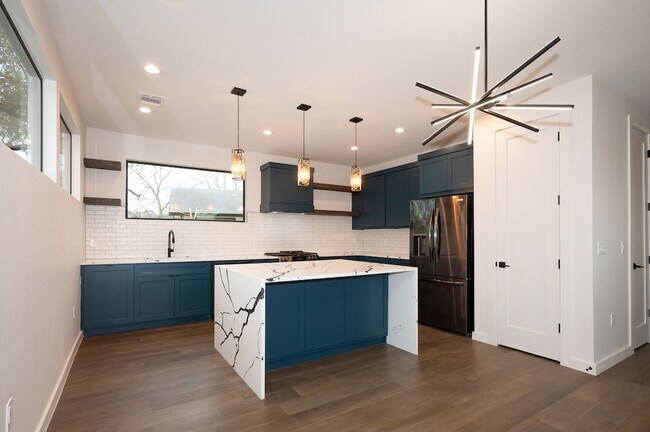 Building Photo - Modern, Updated, South Austin Two Story