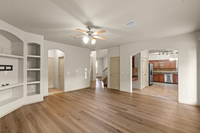 Building Photo - 3103 Sunny Prairie Dr