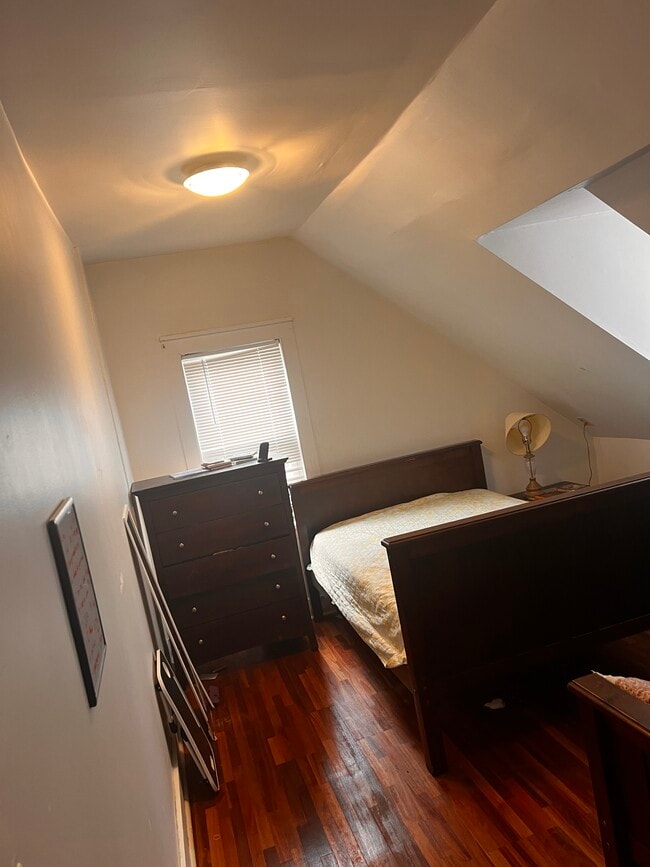 Building Photo - 70 Birch St