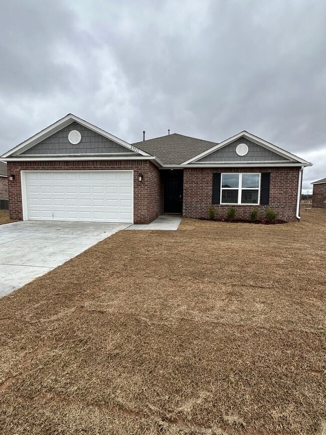 Building Photo - PRELEASING NOW | 3 Bed, 2 Bath Home with Open Layout in East Village