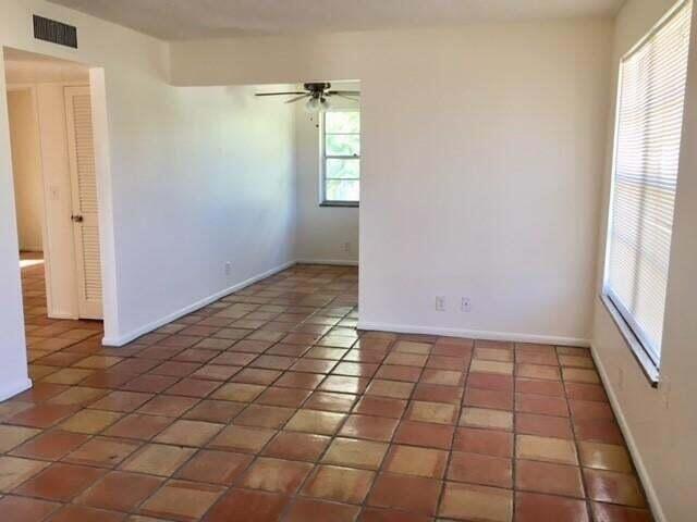 Building Photo - 2707 Vandiver Dr