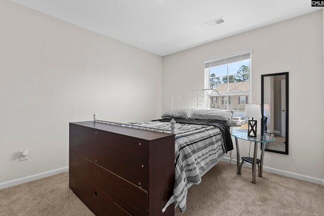Building Photo - 2097 Elmridge Rd