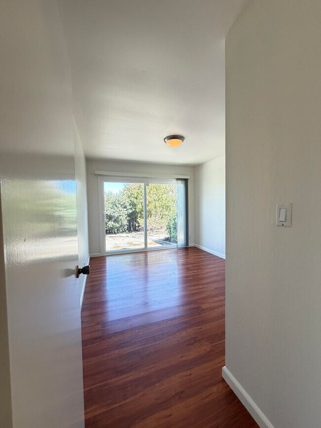 Building Photo - 3555 Magnolia Dr
